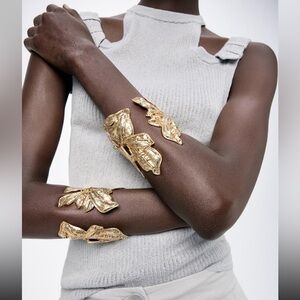 Zara large leaf armband bracelet